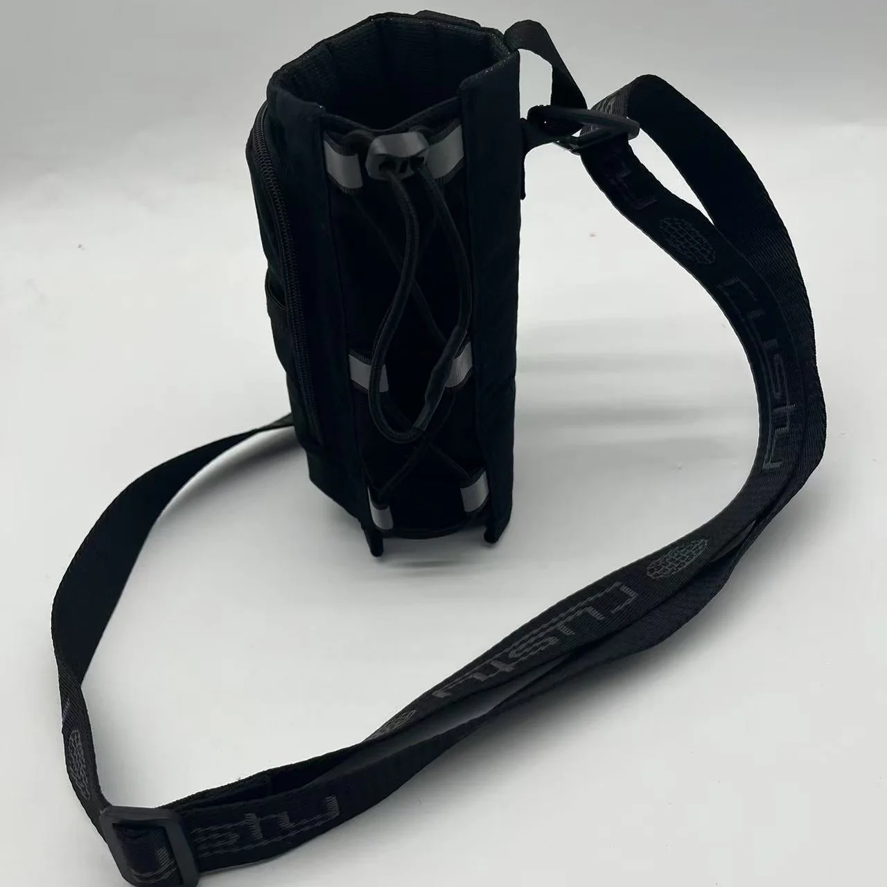 Bolso Rusty Tripping Bottle Bag Black - Image 6