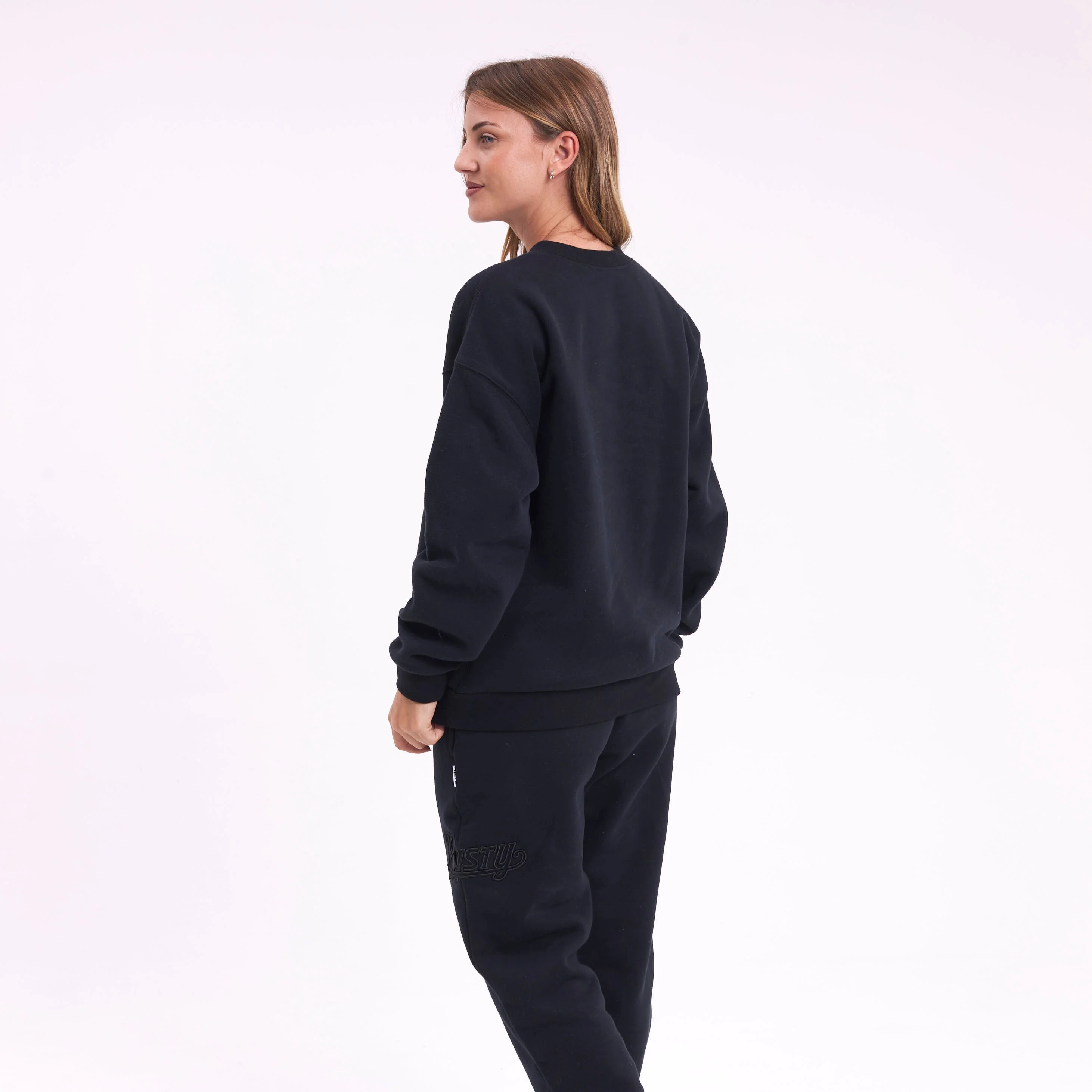 Buzo Rusty Feel Essentials Relaxed Crew Ld Black - Image 3