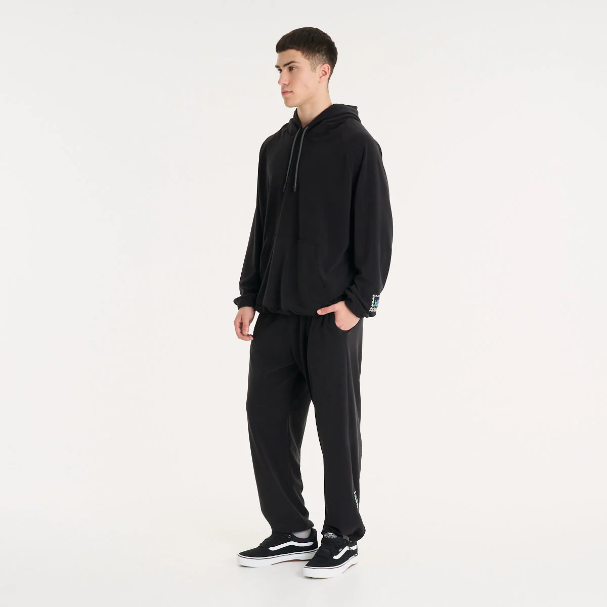 Buzo Vulk Parker Hood Black - Image 7