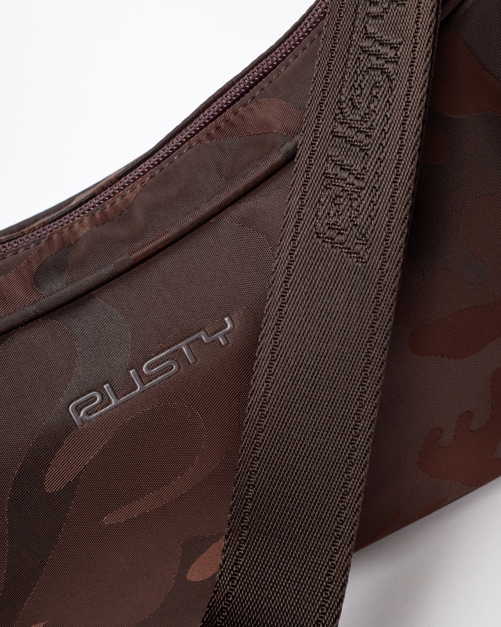 Cartera Rusty Stellar Nylon Camo Crossbody Bag Java - Image 4
