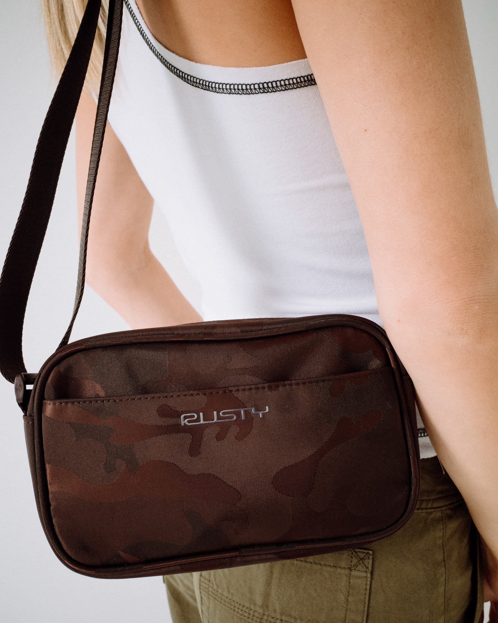 Cartera Rusty Stellar Nylon Camo Side Bag Java - Image 8