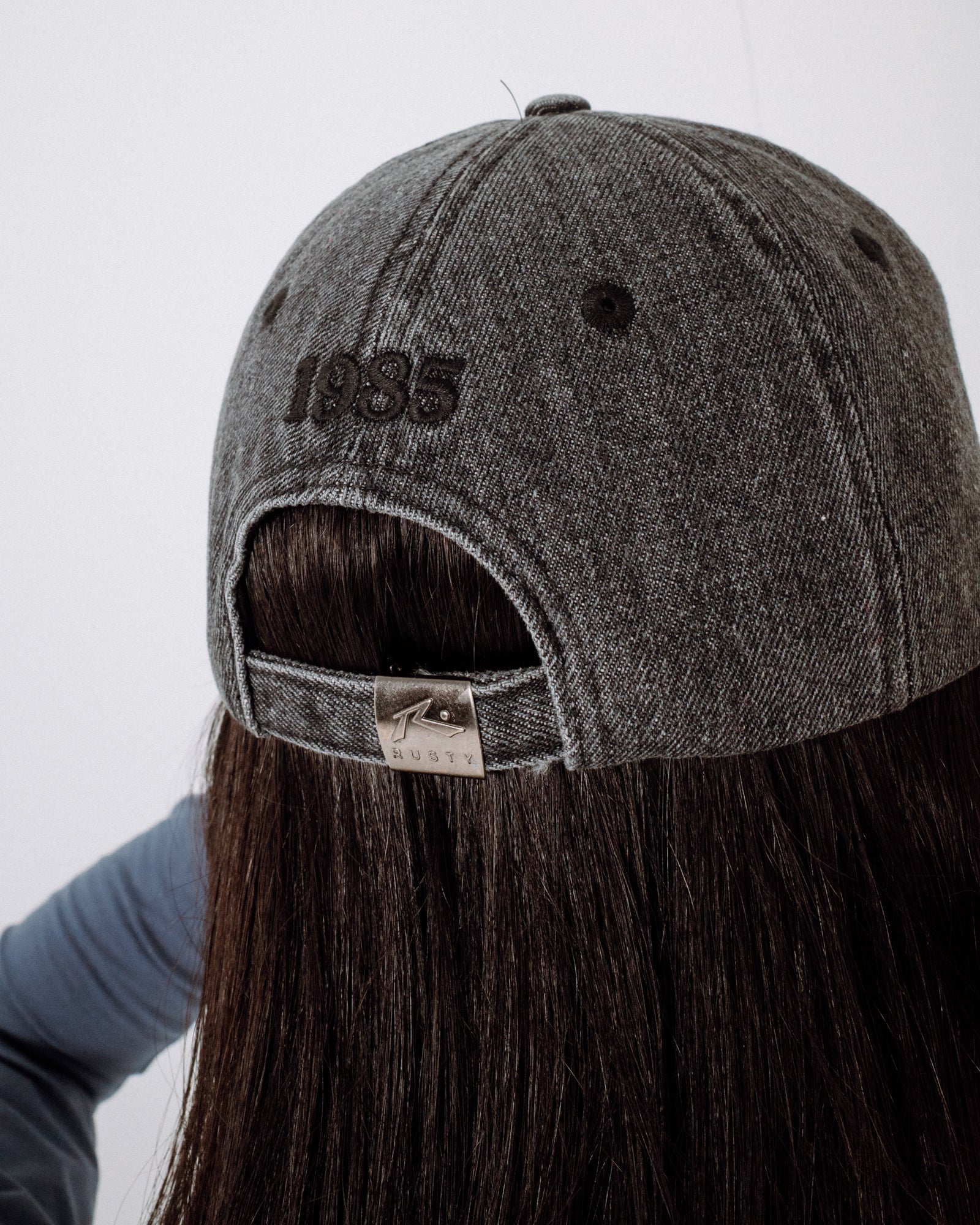 Gorra Rusty Roxanne Denim Dad Cap Washed Black - Image 3