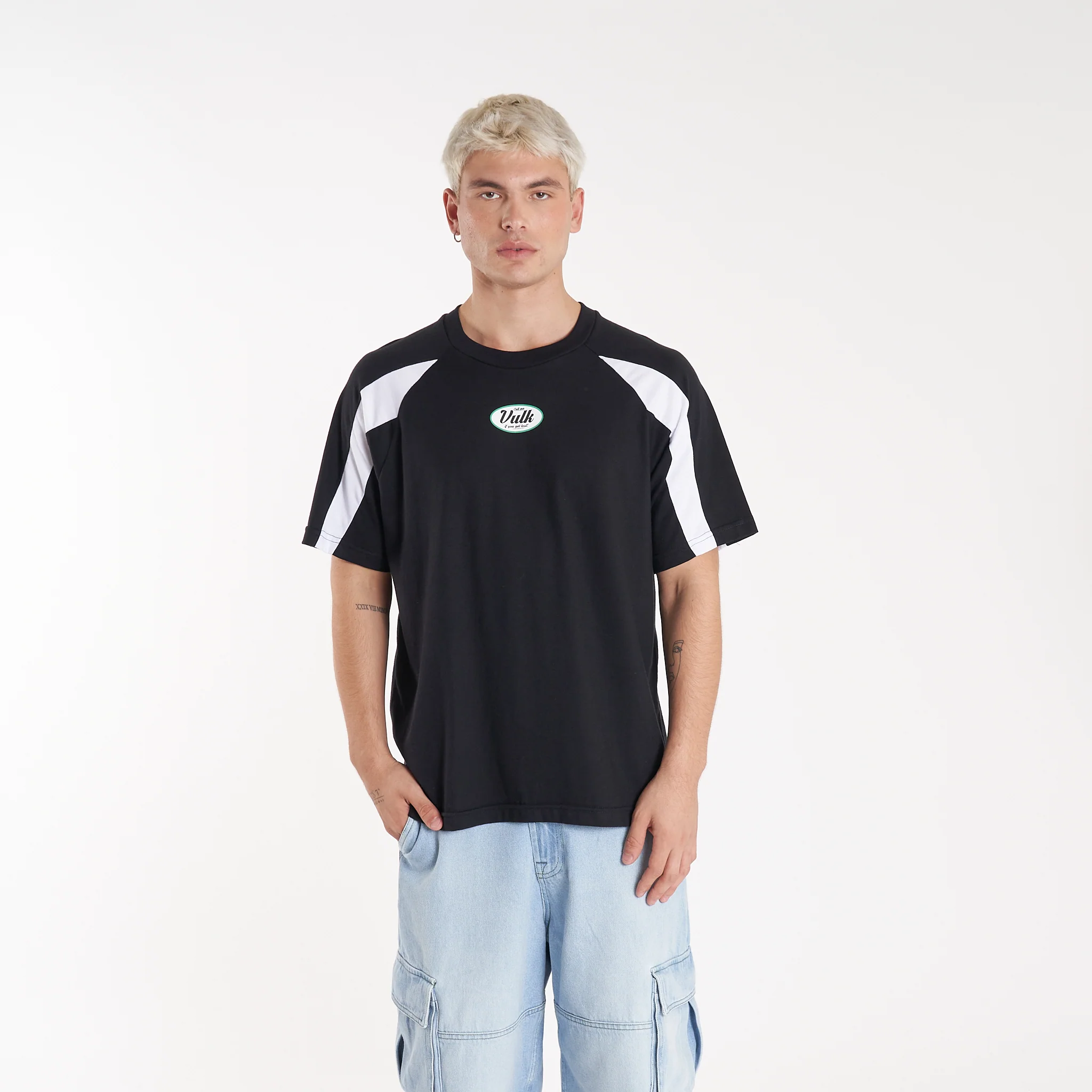 Remera Mc Vulk Mart Tee Black - Image 5