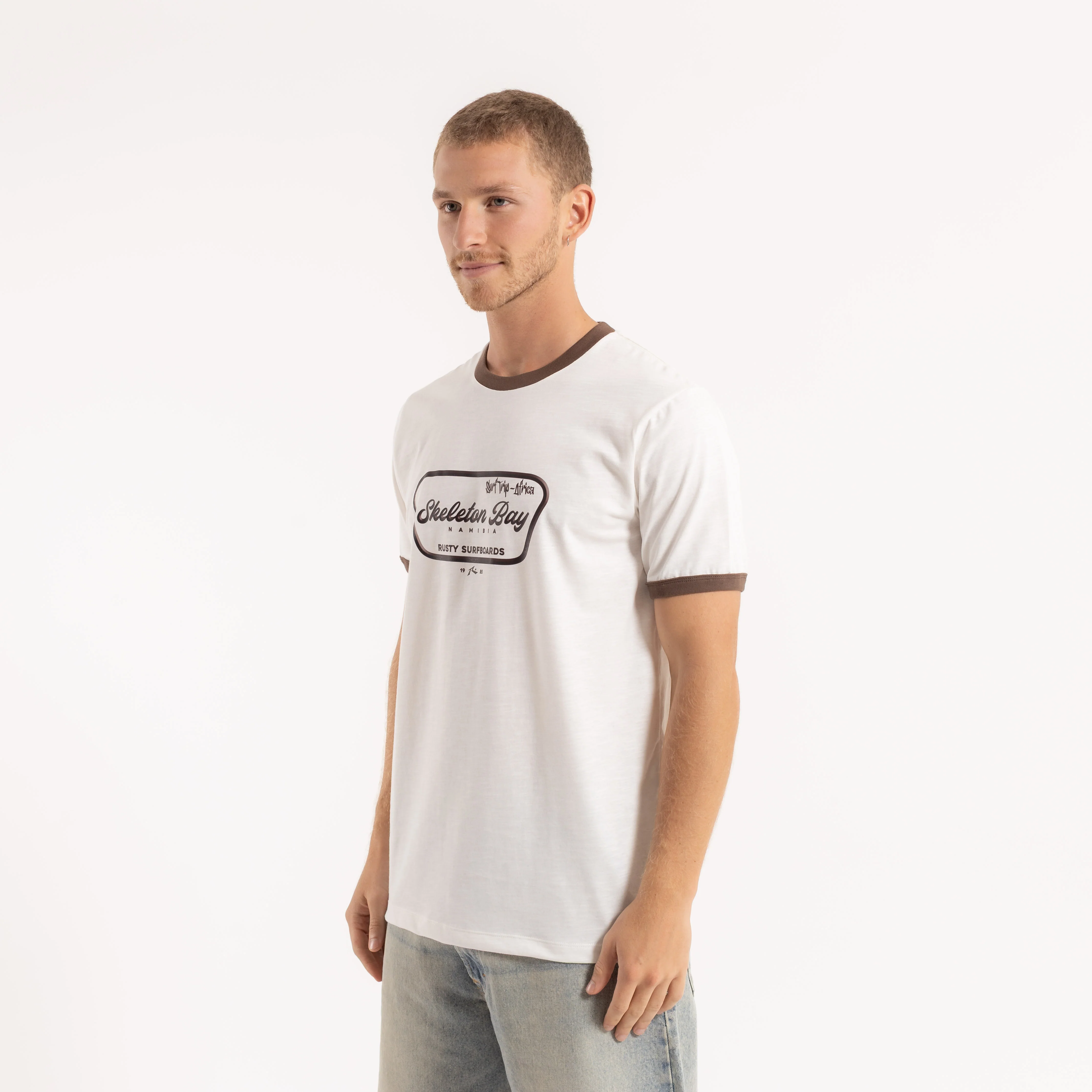 Remera Mc Rusty Skeleton Bay Tee Off White Flame - Image 2
