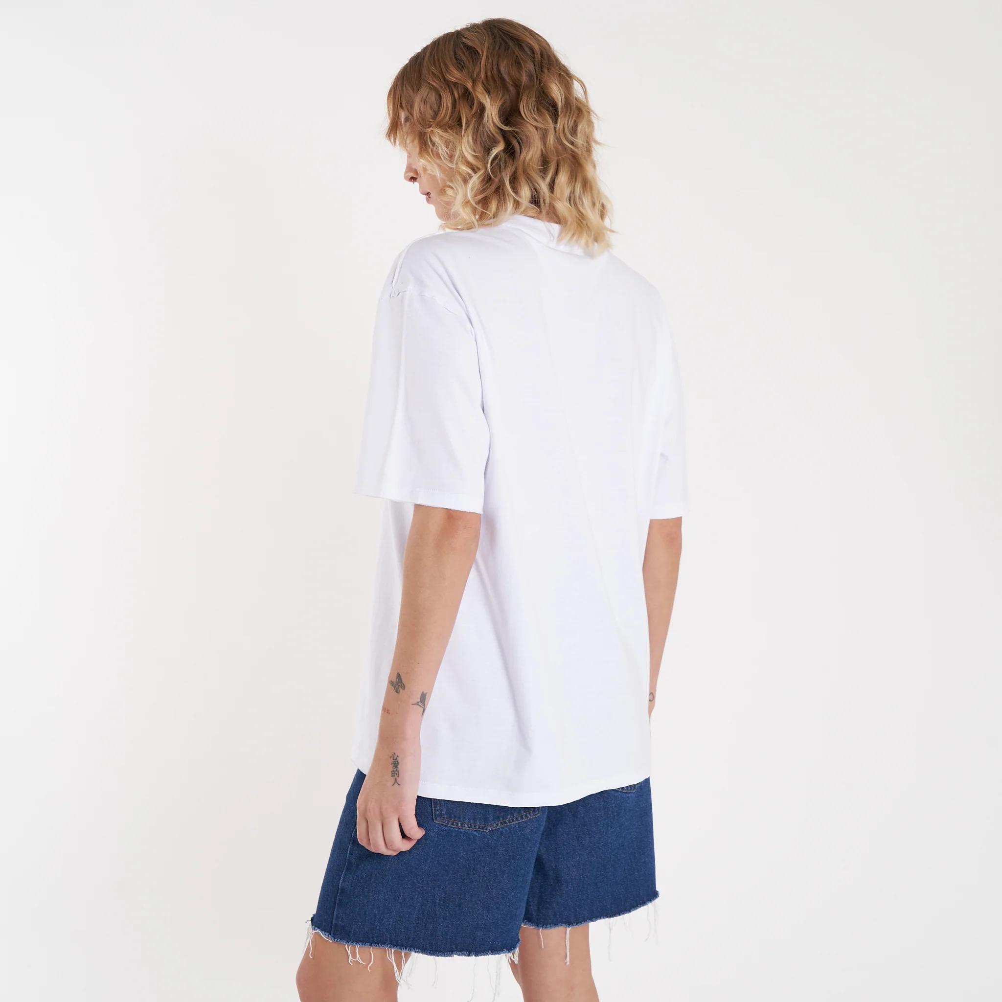Remera Mc Vulk Hall Tee White - Image 8